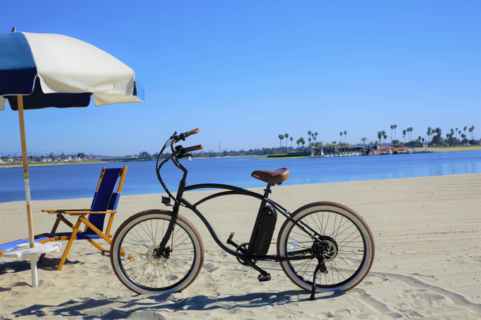 E-Bike_Strand_680px Strand, Meer, Sonnenschirm, E-Bike